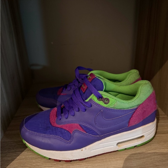 Women’s Nike Air Max 1 in Pure Purple - Picture 3 of 6